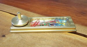 Paper Clip Holder with Spinning Top  BR008